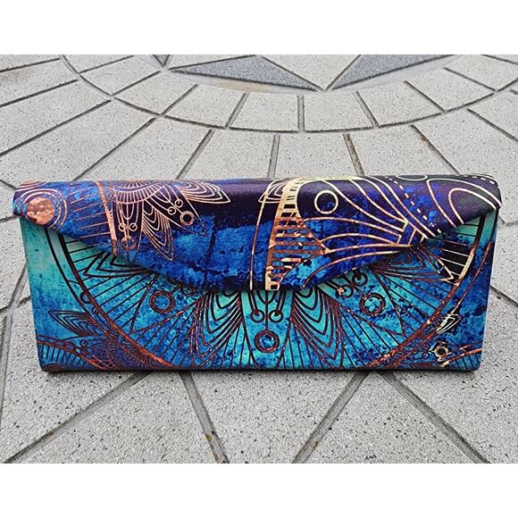 Mandala Stargazer Foldable Triangle Sunglass Case - Picture 2 of 9